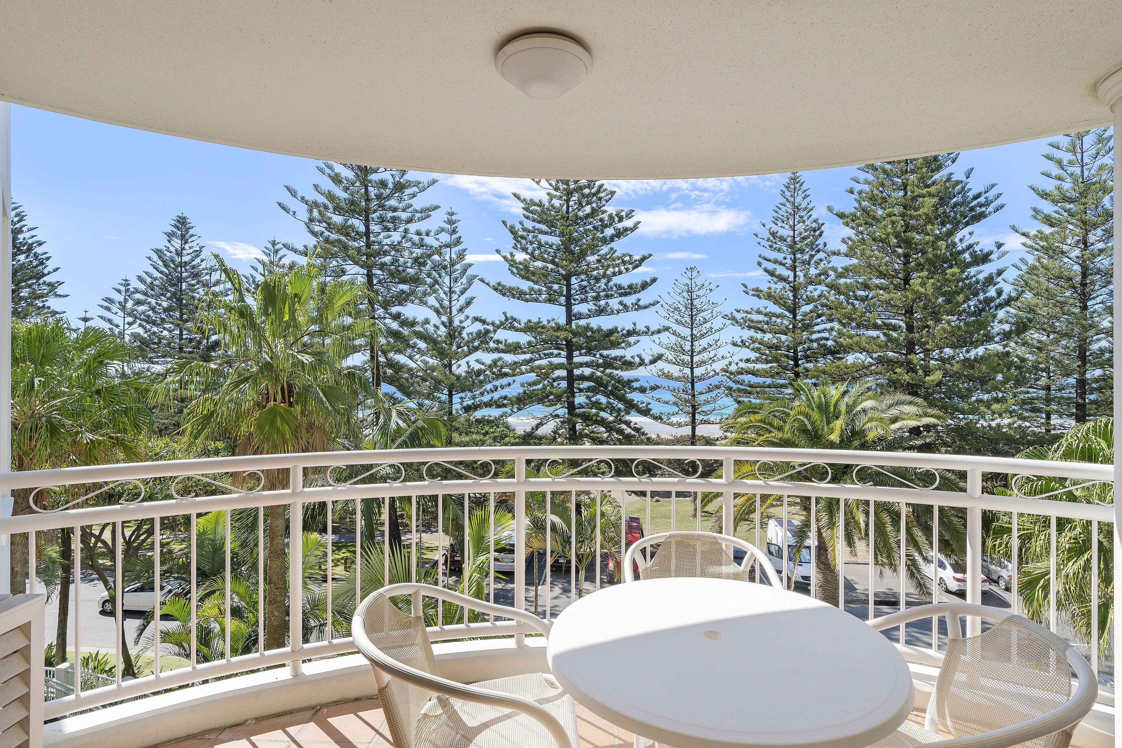 ULTIQA Burleigh Mediterranean Resort — image 5