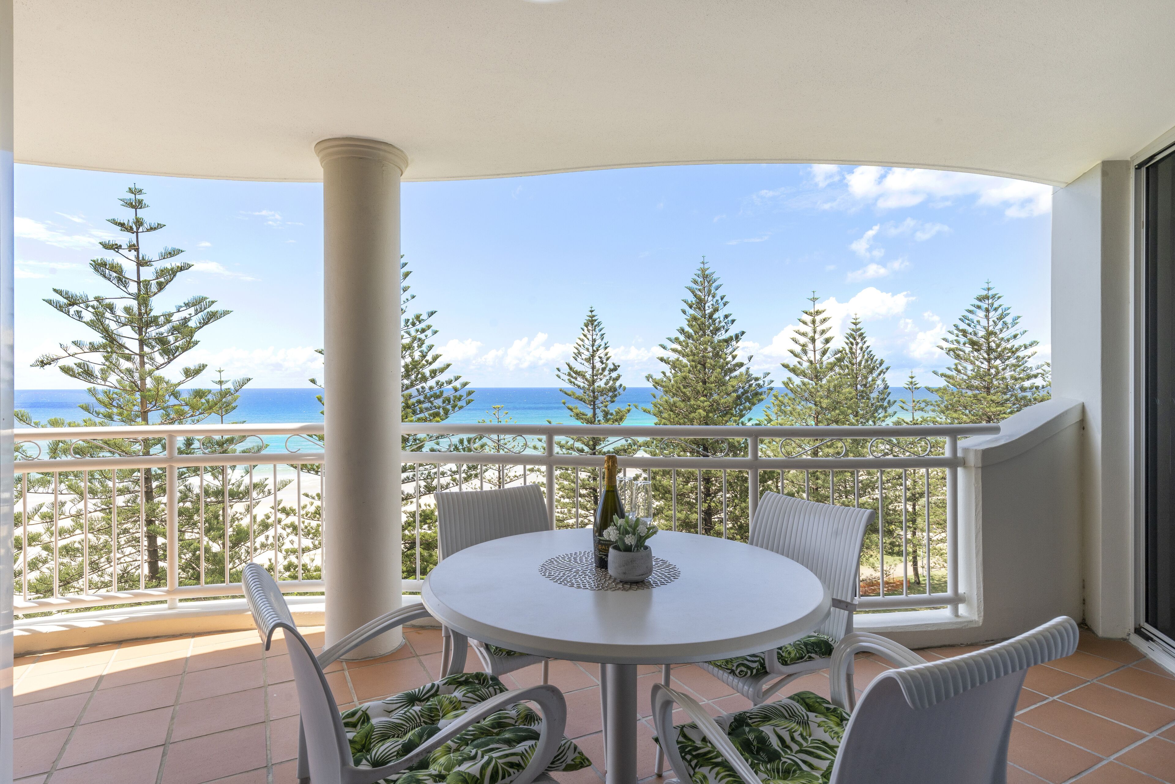 ULTIQA Burleigh Mediterranean Resort — image 8