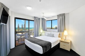 2 Bedroom Apartment with Private Rooftop Jacuzzi and Partial Ocean View | In-room safe, individually decorated, individually furnished