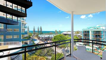Leilighet, 2 soverom, delvis havutsikt | Balkong