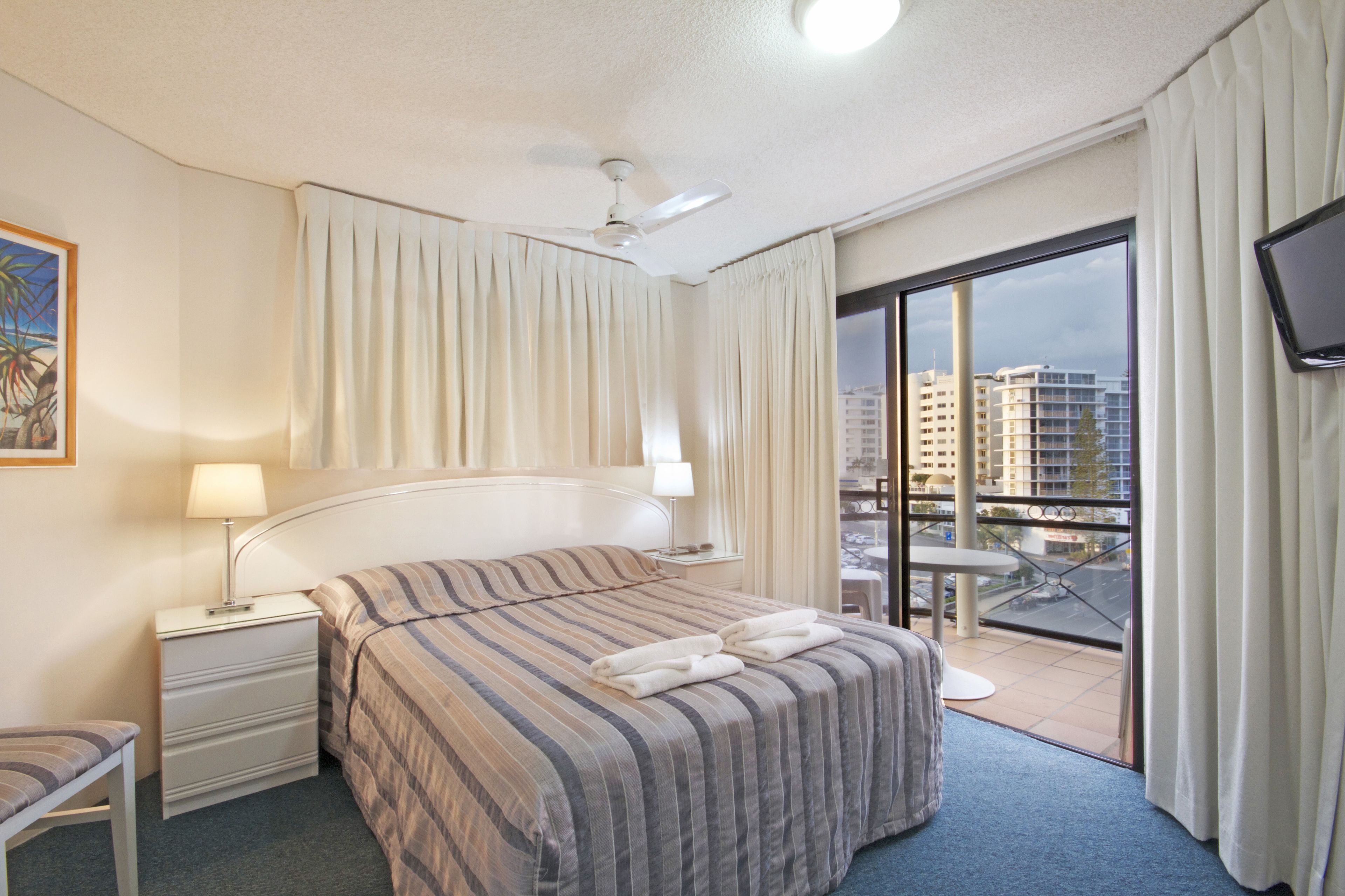 2 Bedroom Apartment with Private Rooftop Jacuzzi and Partial Ocean View | In-room safe, individually decorated, individually furnished