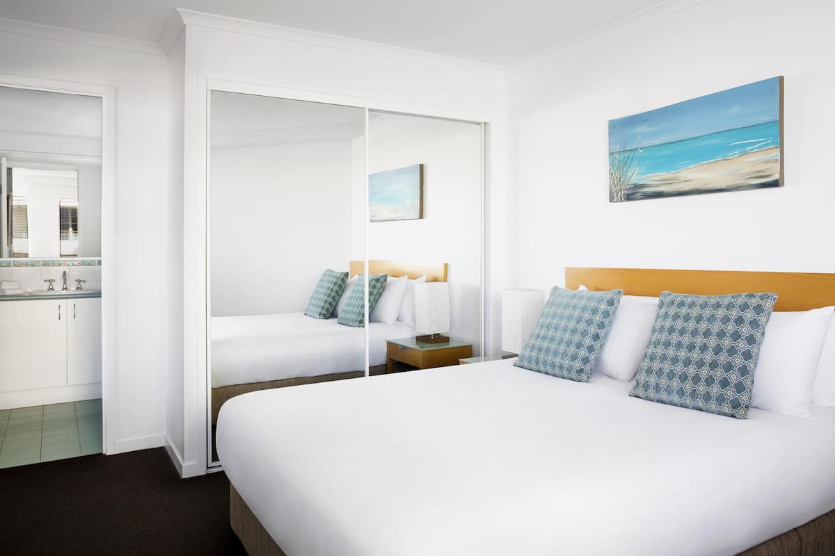 Room, 3 Bedrooms, Garden View | 2 bedrooms, iron/ironing board, cribs/infant beds, rollaway beds