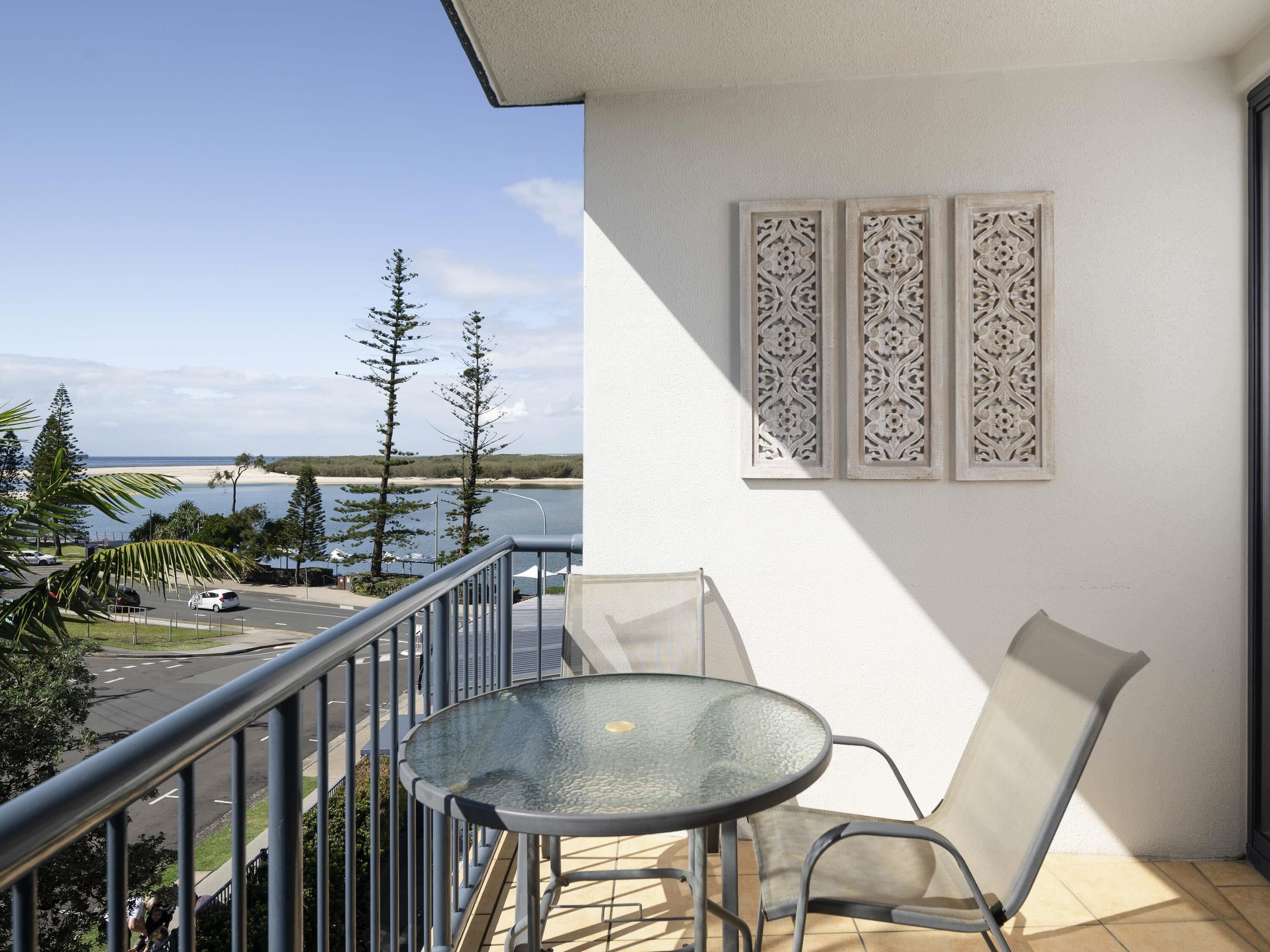 1 Bedroom Roof Top Apartment | Iron/ironing board, cribs/infant beds, rollaway beds, WiFi
