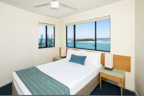 Iron/ironing board, cots/infant beds, rollaway beds, WiFi - BreakFree Grand Pacific Resort (Caloundra)