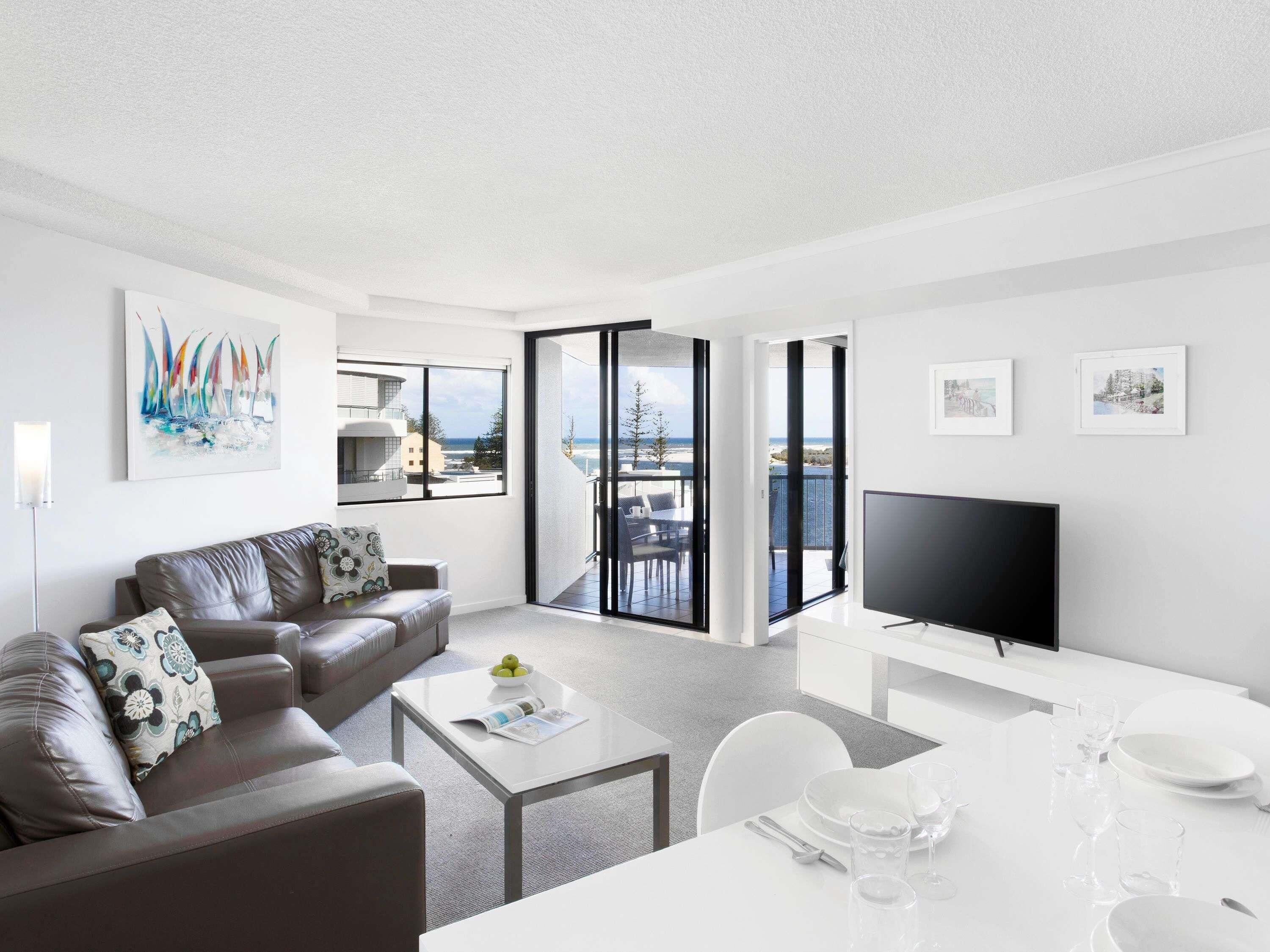 1 Bedroom Water View Lock Off | Iron/ironing board, cribs/infant beds, rollaway beds, WiFi