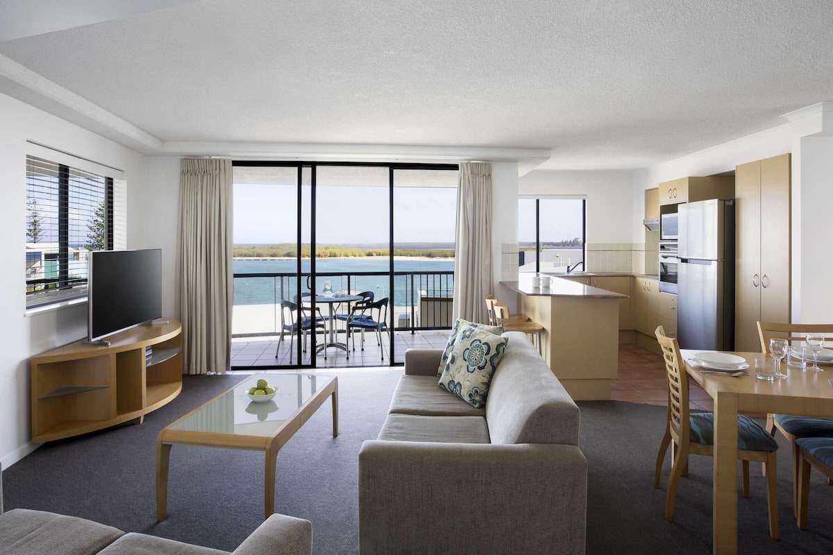 Room, 3 Bedrooms (Water view) | 2 bedrooms, iron/ironing board, cribs/infant beds, rollaway beds