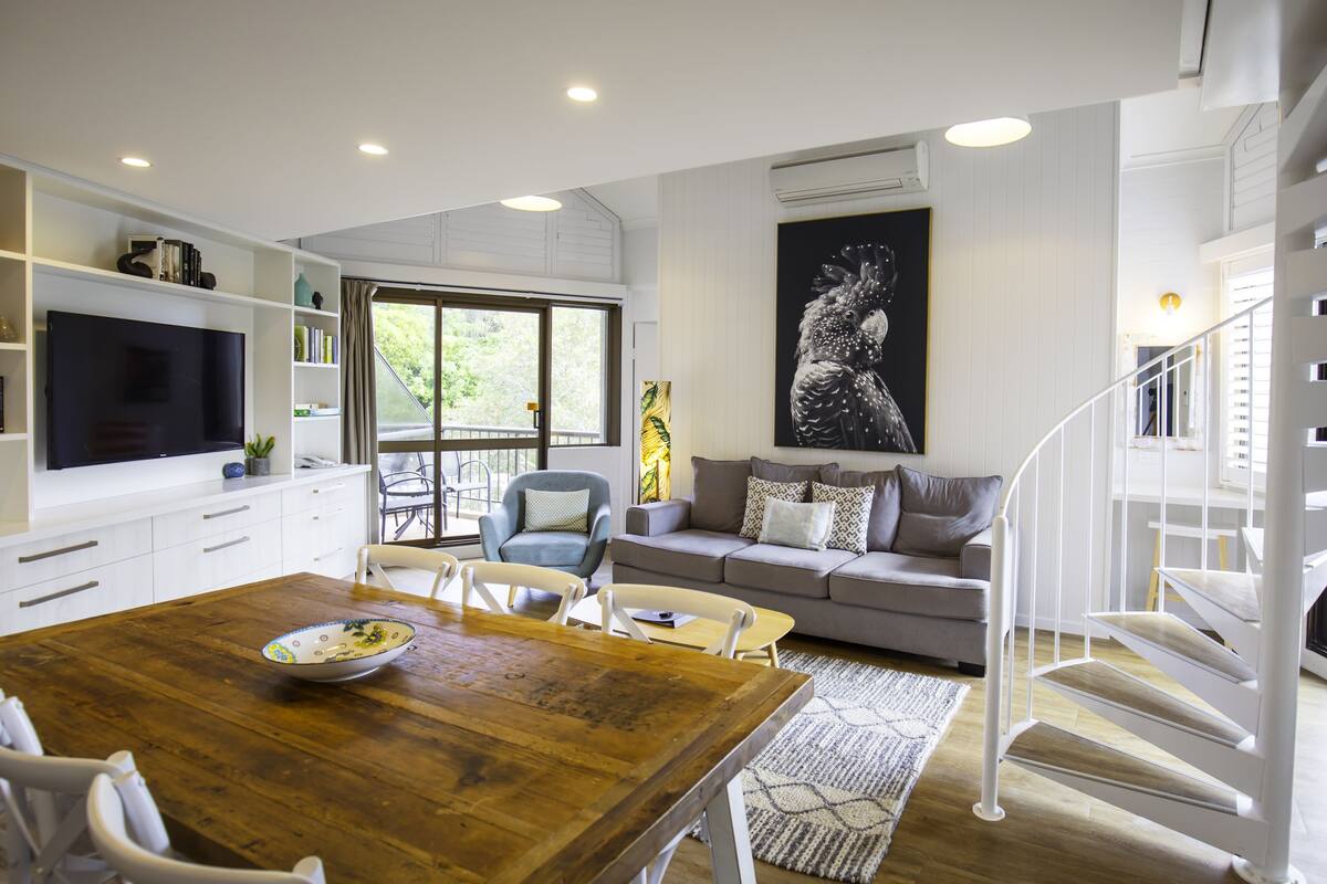Three Bedroom Apartment | 1 bedroom, iron/ironing board, WiFi (free), individually decorated