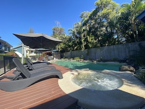 Outdoor spa tub