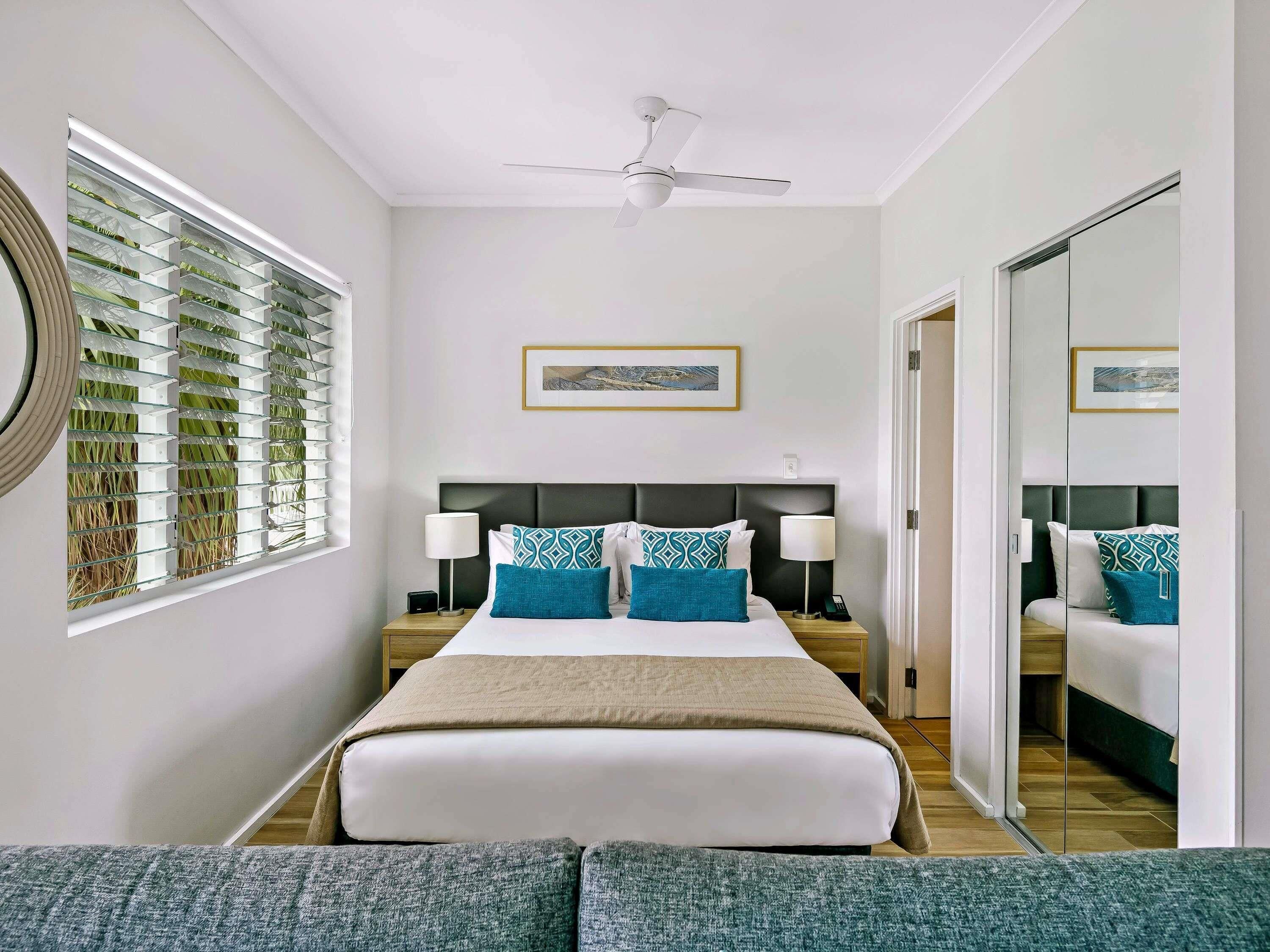 In-room safe, free WiFi, bed sheets