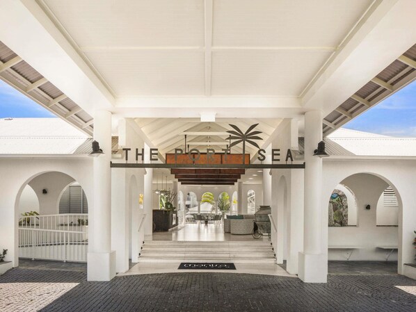 Miscellaneous - Mantra PortSea (Port Douglas)