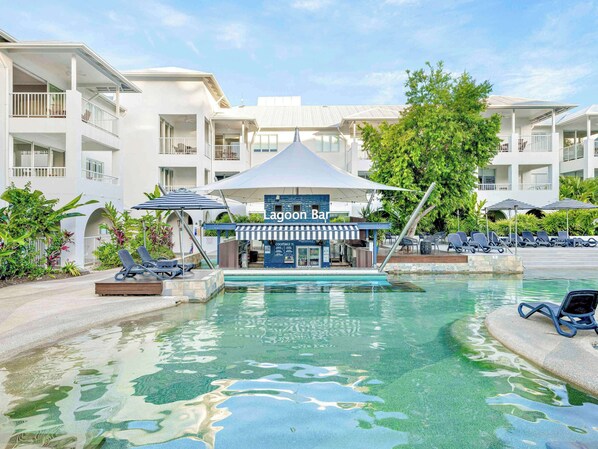Outdoor pool, sun loungers