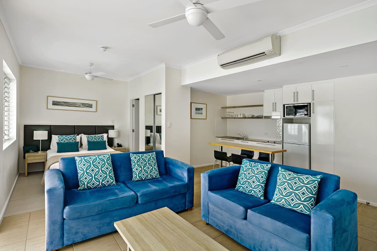 1 Bedroom Studio | In-room safe, free WiFi, bed sheets