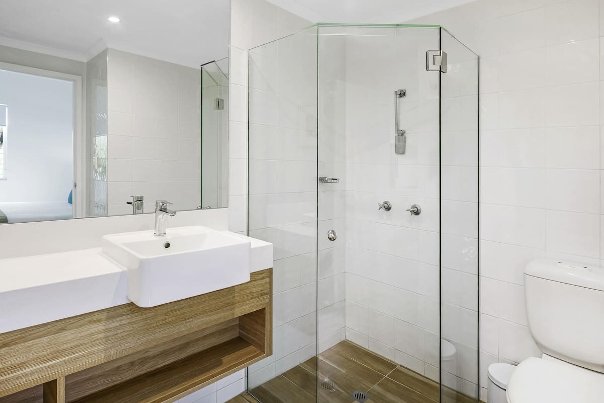 Room (Hotel) | Bathroom | Hair dryer, towels