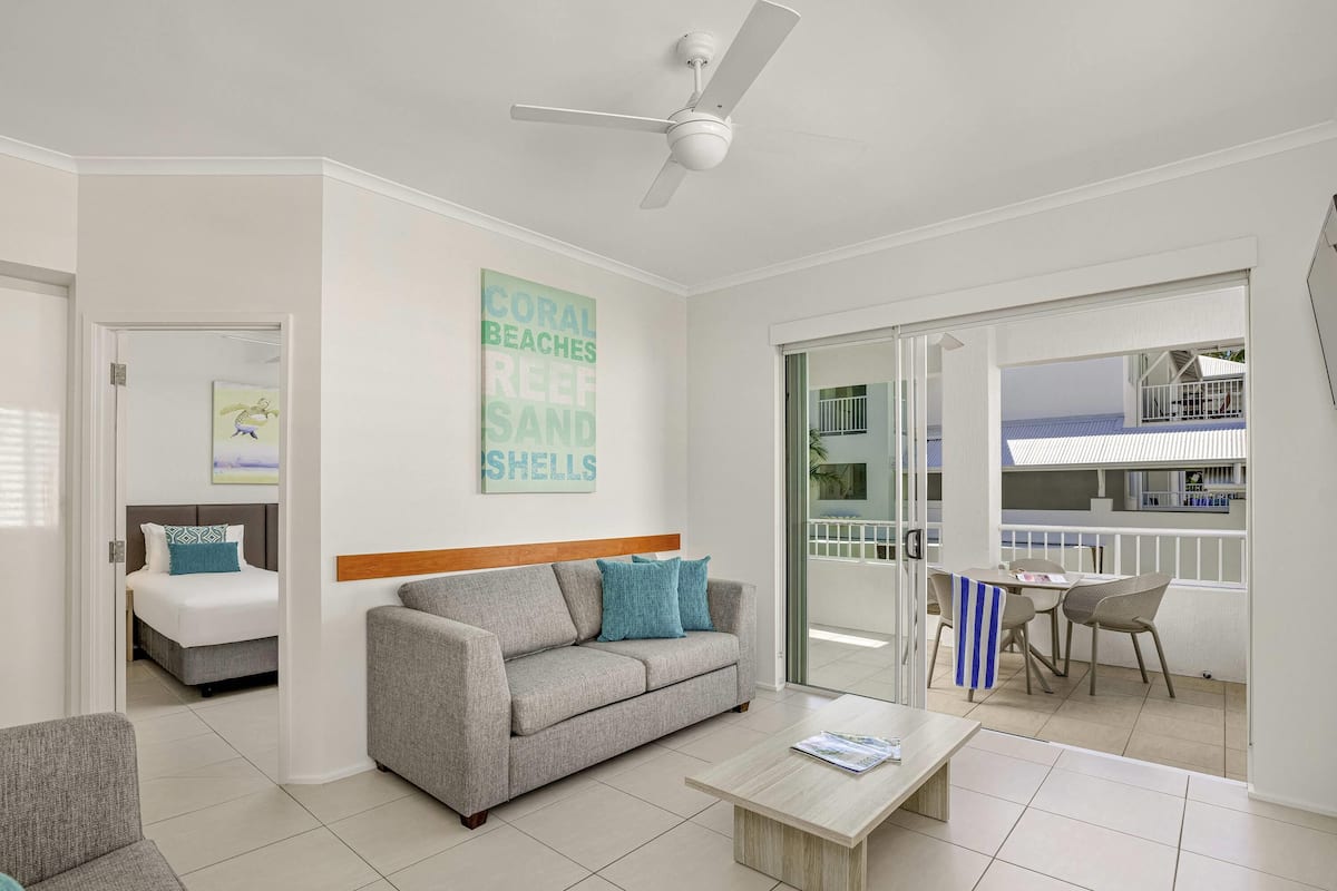 Apartment, 2 Bedrooms | In-room safe, free WiFi, bed sheets