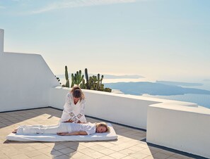 Turkish bath, body treatments, facials, manicures and pedicures - Astra Suites (Santorini)