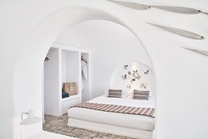 Suite, Jetted Tub (outdoor, Astra)