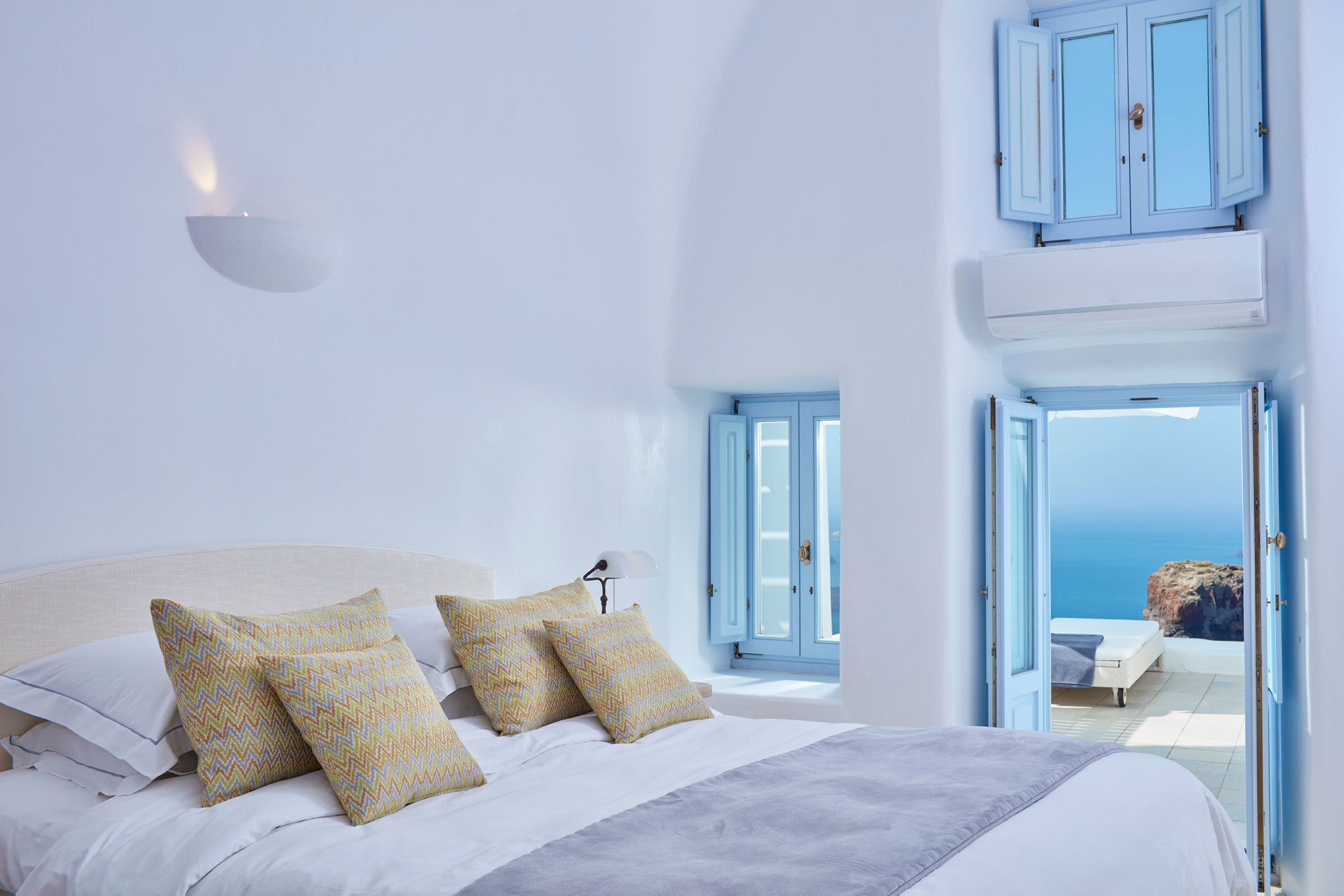 Suite (Infinity Pool, Astra) | Minibar, in-room safe, soundproofing, iron/ironing board