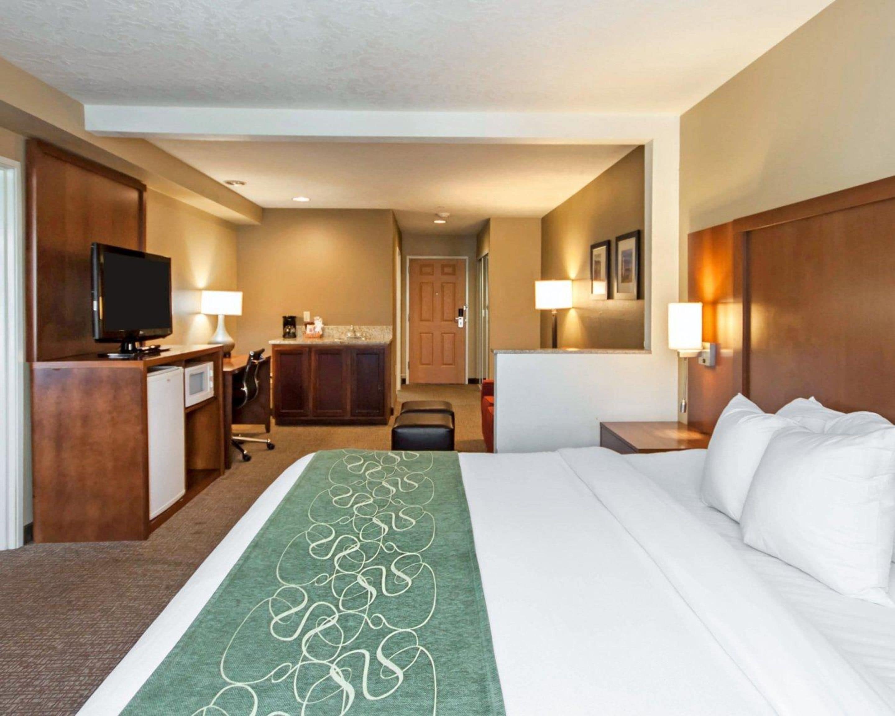 suite, 2 queen beds, non smoking | premium bedding, down duvets, in-room safe, desk