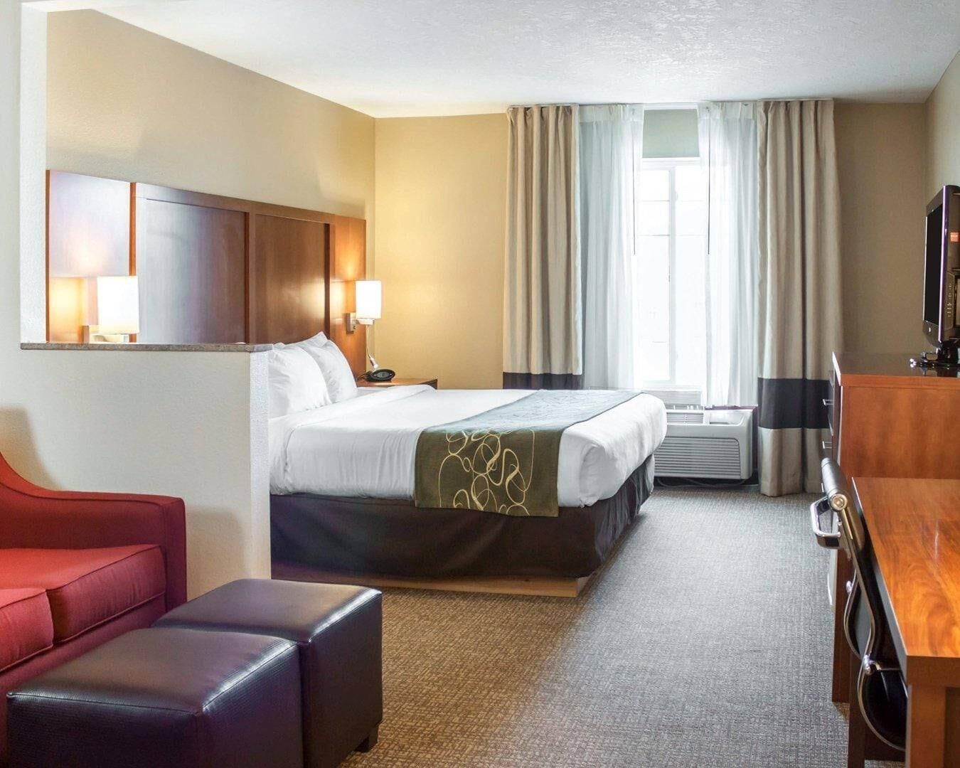 Premium bedding, down comforters, in-room safe, desk
