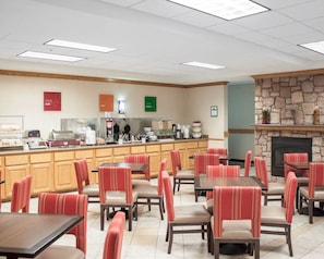 Free daily buffet breakfast - Comfort Suites Airport (Boise)