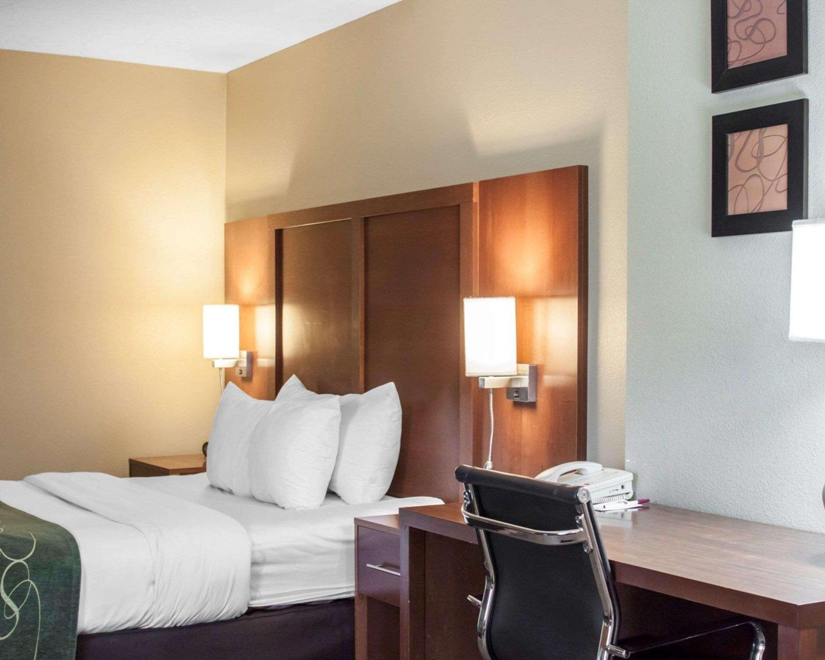 Premium bedding, down comforters, in-room safe, desk