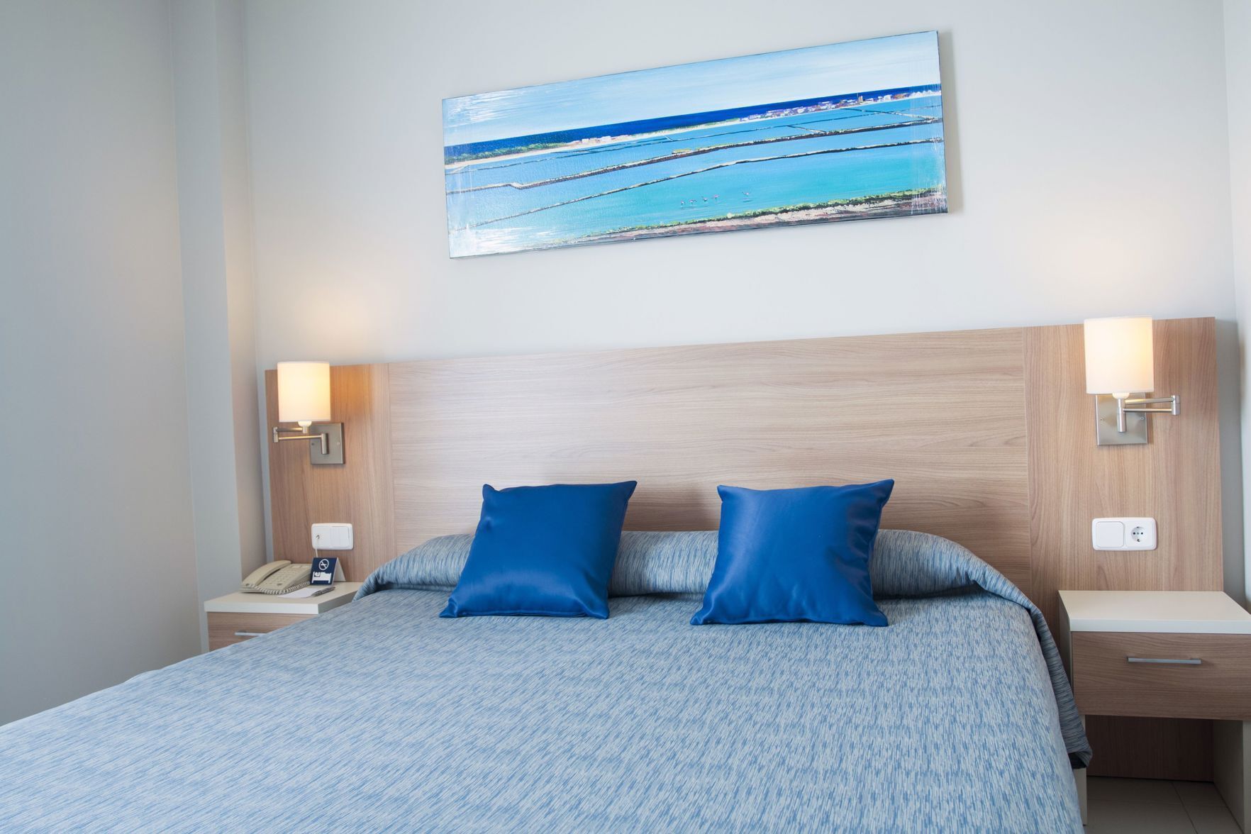 Couette en duvet d'oie, coffres-forts dans les chambres, bureau