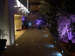 Front of property – evening/night - PROMENADE HOTEL ZALKA (Zalqa)
