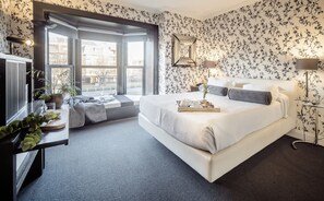 Standard-Doppelzimmer, Gartenblick | Daunenbettdecken, Minibar, Zimmersafe, Schreibtisch