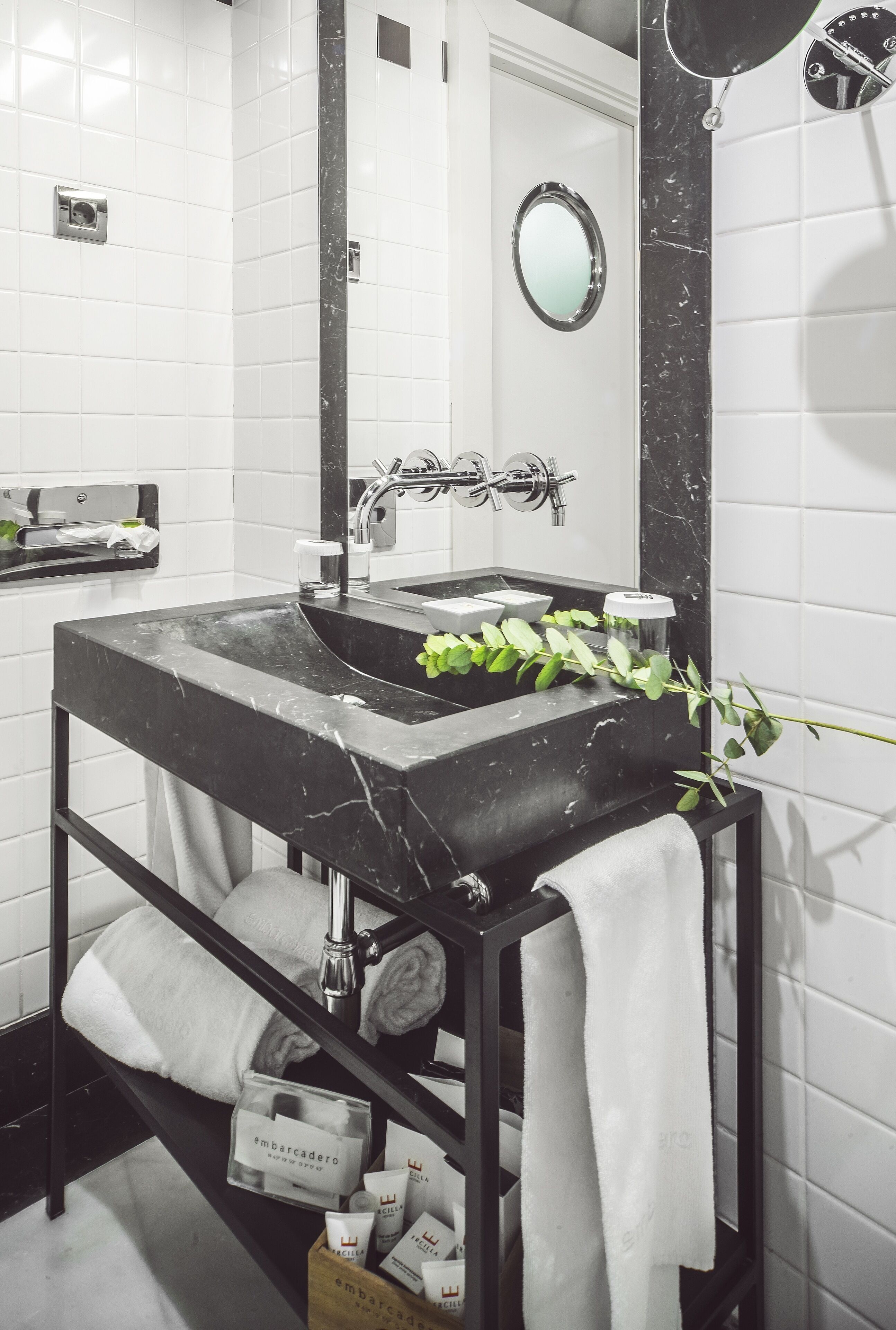 standard double room, garden view | bathroom | free toiletries, hair dryer, bidet, towels