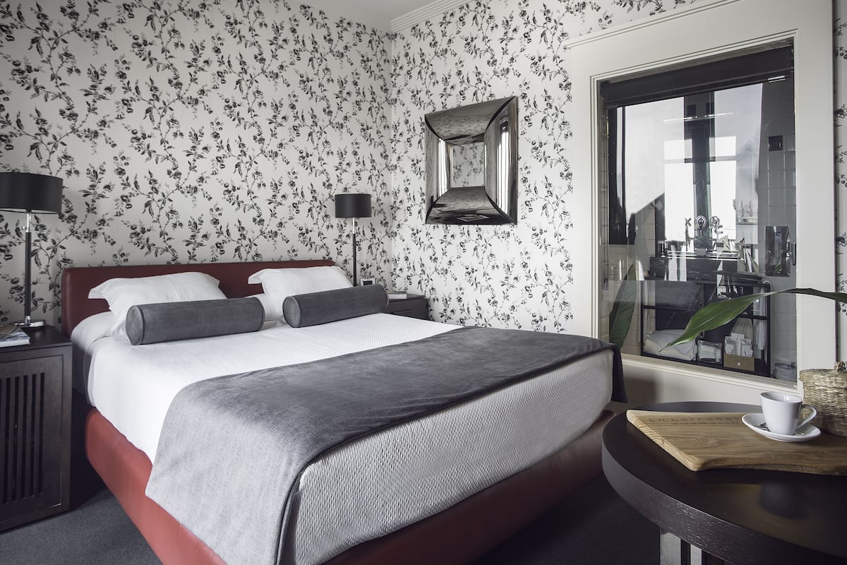 down duvets, minibar, in-room safe, desk