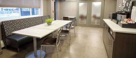 Breakfast area