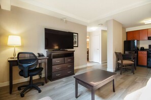 Suíte, 1 cama King e sofá-cama | 1 quarto, roupas de cama premium, cofres nos quartos, escrivaninha