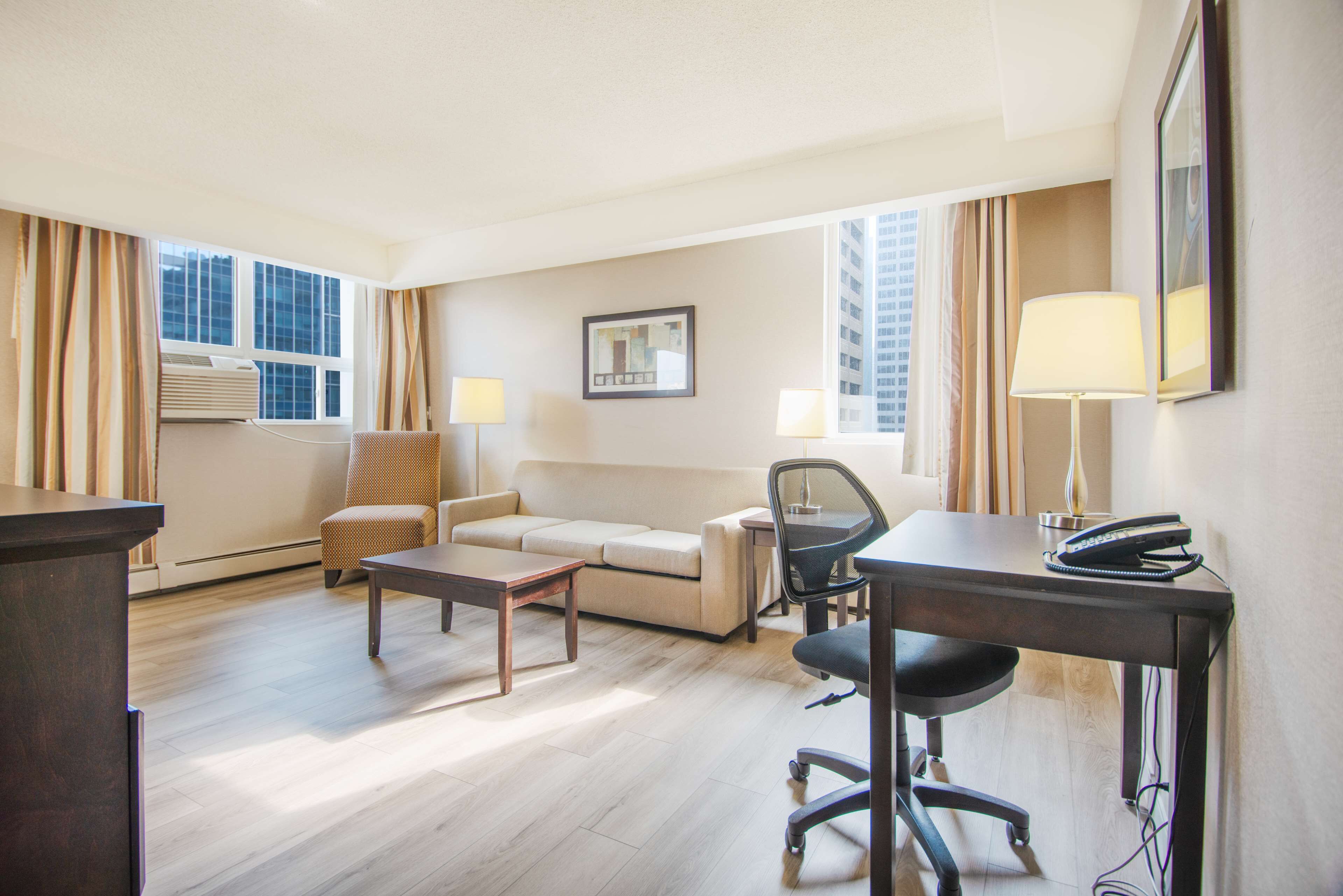 suite, 2 bedrooms | 1 bedroom, premium bedding, in-room safe, desk