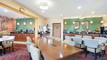 Free daily continental breakfast