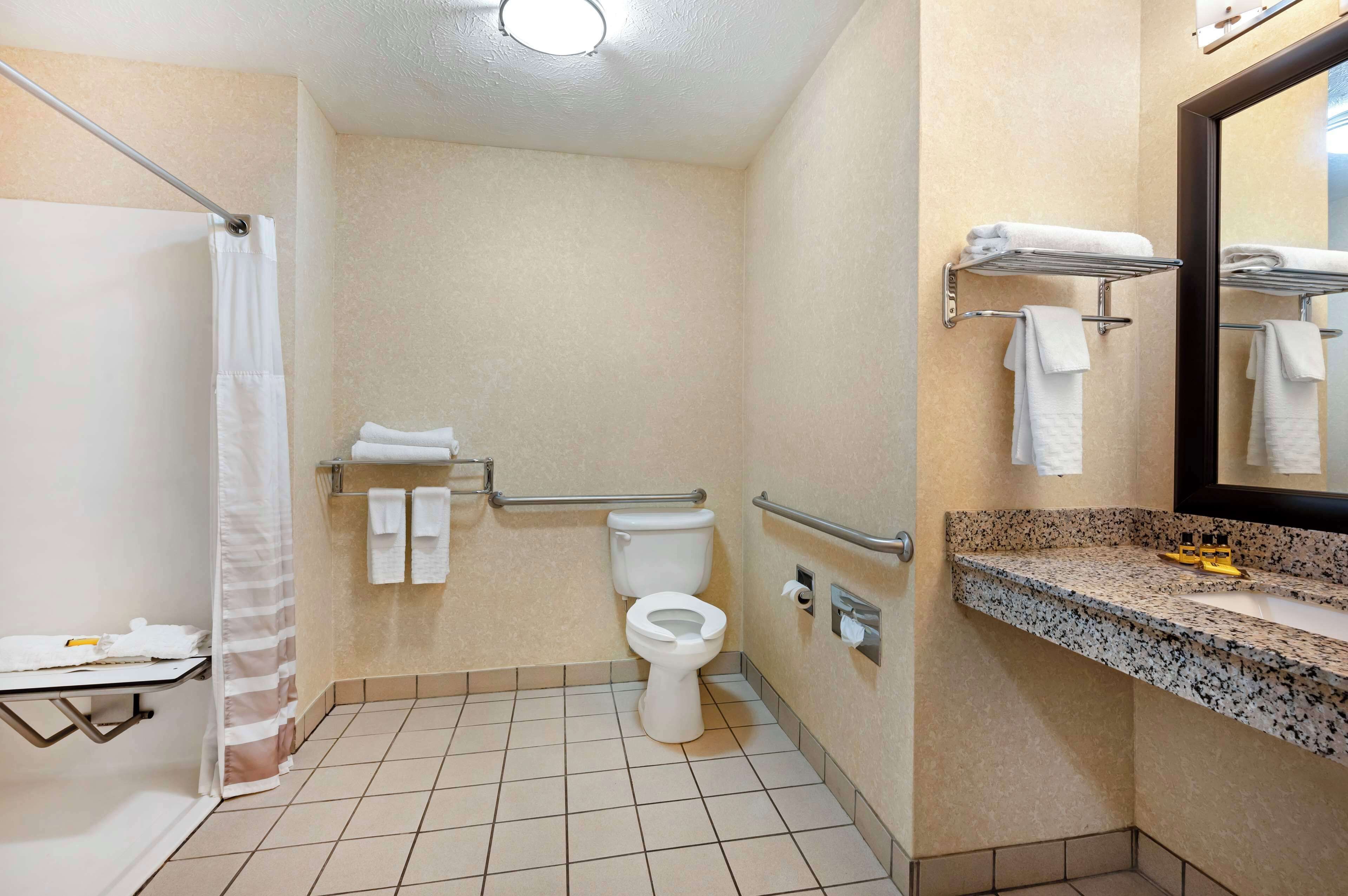 standard room, 2 queen beds, accessible, non smoking | bathroom | deep-soaking bathtub, hydromassage showerhead, free toiletries