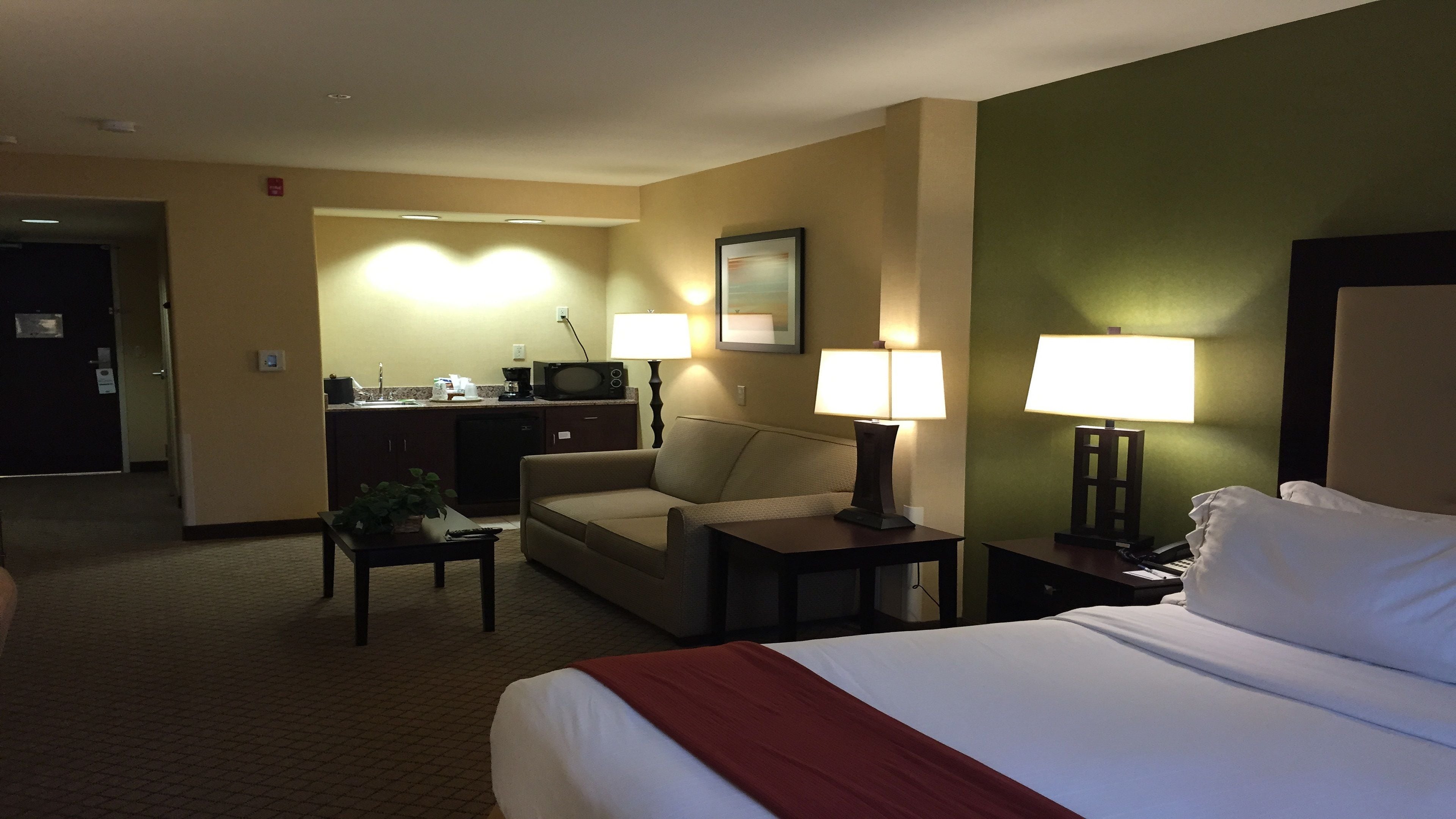 Photo - Holiday Inn Express Woodland by IHG