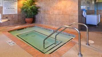 Indoor pool, sun loungers
