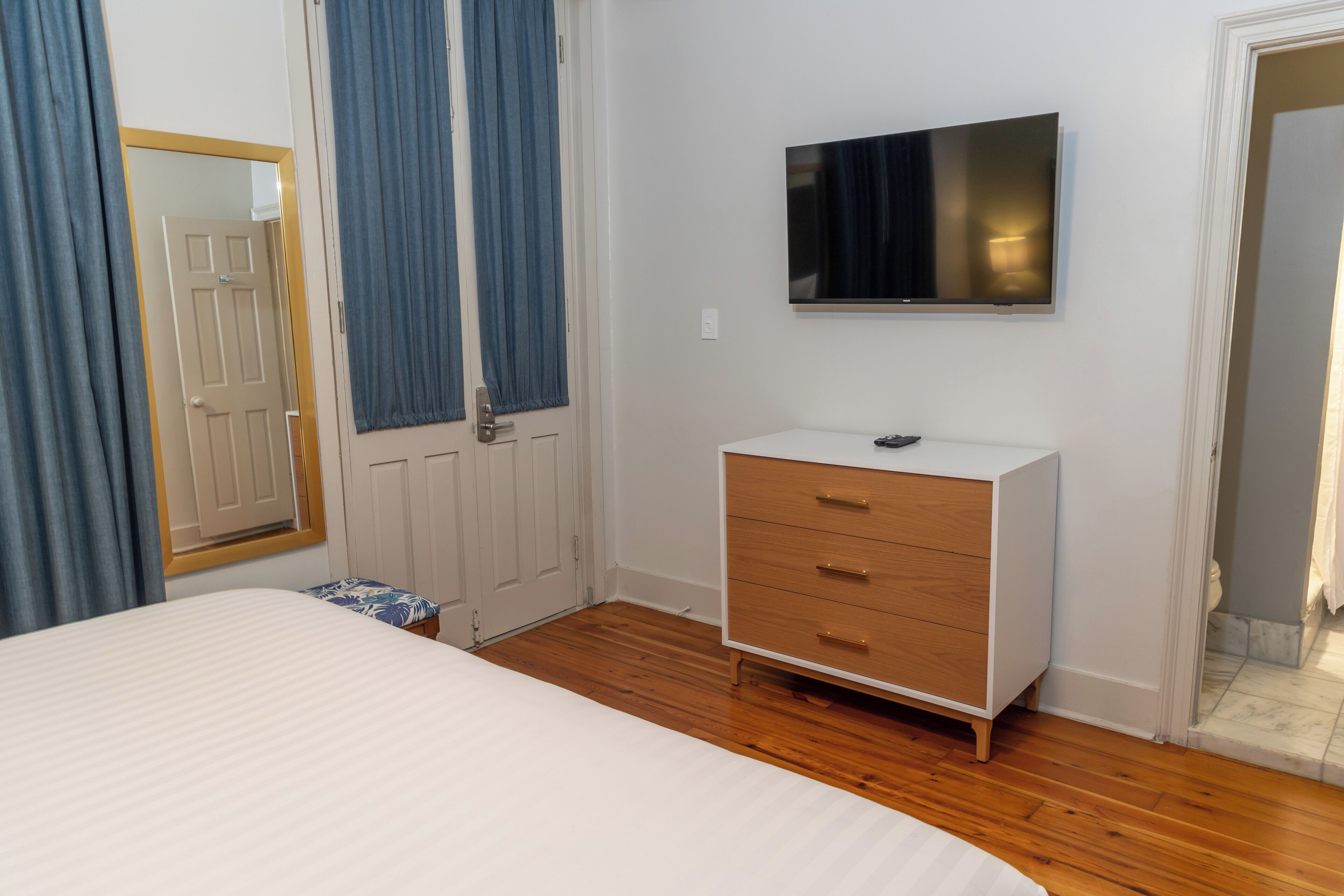 premium bedding, pillow-top beds, in-room safe, individually decorated