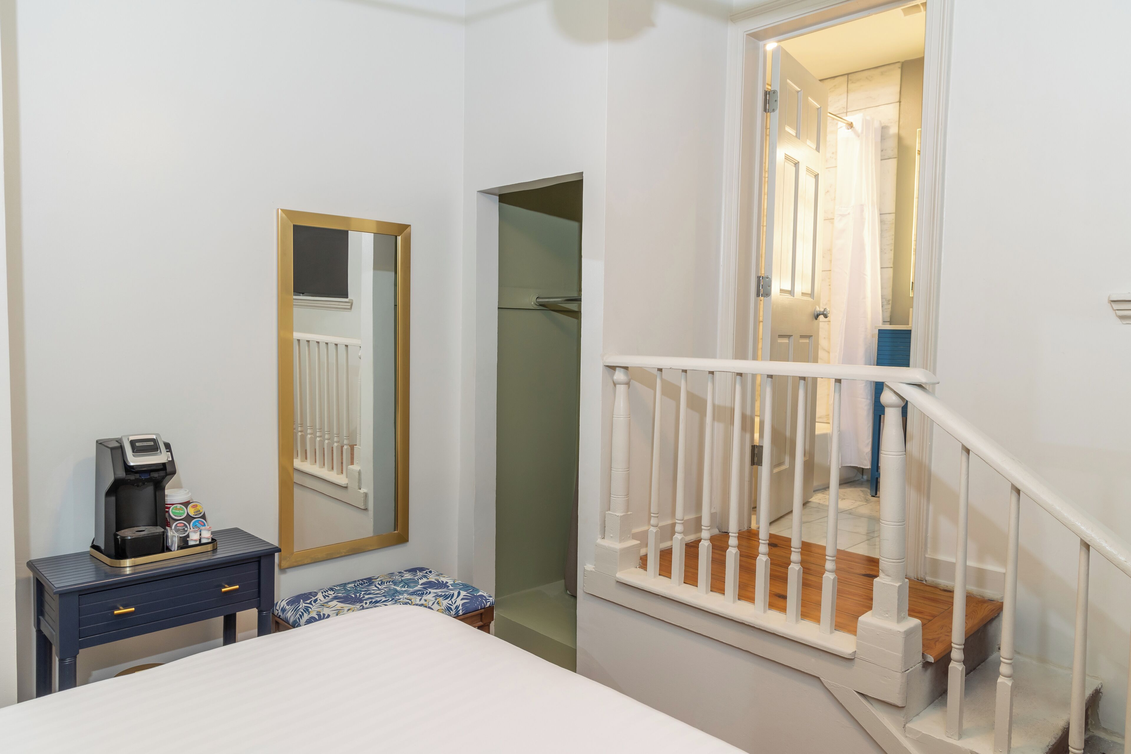 deluxe room, 1 queen bed | premium bedding, pillow-top beds, in-room safe, individually decorated