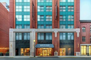Exterior - Pennyweight Hotel Boston, Curio Collection by Hilton (Boston)