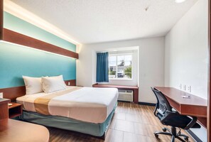 办公桌、免费 WiFi、床单