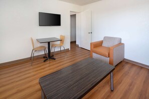 Deluxe Suite, 1 Queen Bed, Non Smoking, Refrigerator & Microwave