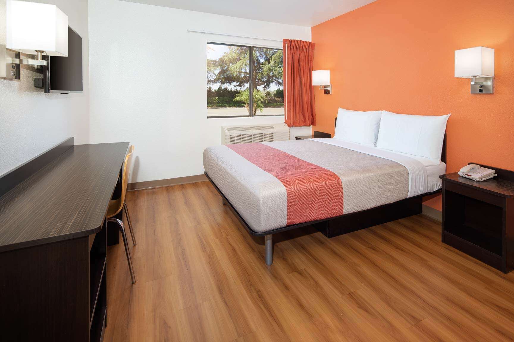 Desk, free WiFi, bed sheets