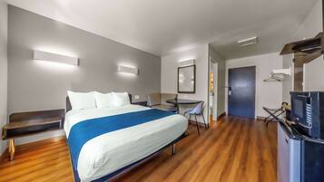 WiFi (free), bed sheets