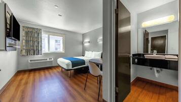 Free WiFi, bed sheets