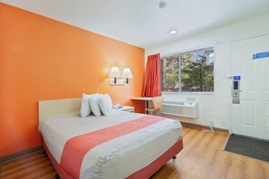 Desk, laptop workspace, blackout drapes, free WiFi