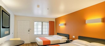 Motel 6 Carlsbad, CA Beach