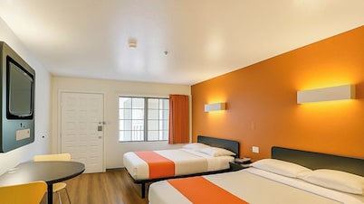 Motel 6 Carlsbad, CA Beach