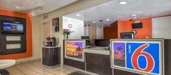 Motel 6 Carlsbad, CA Beach