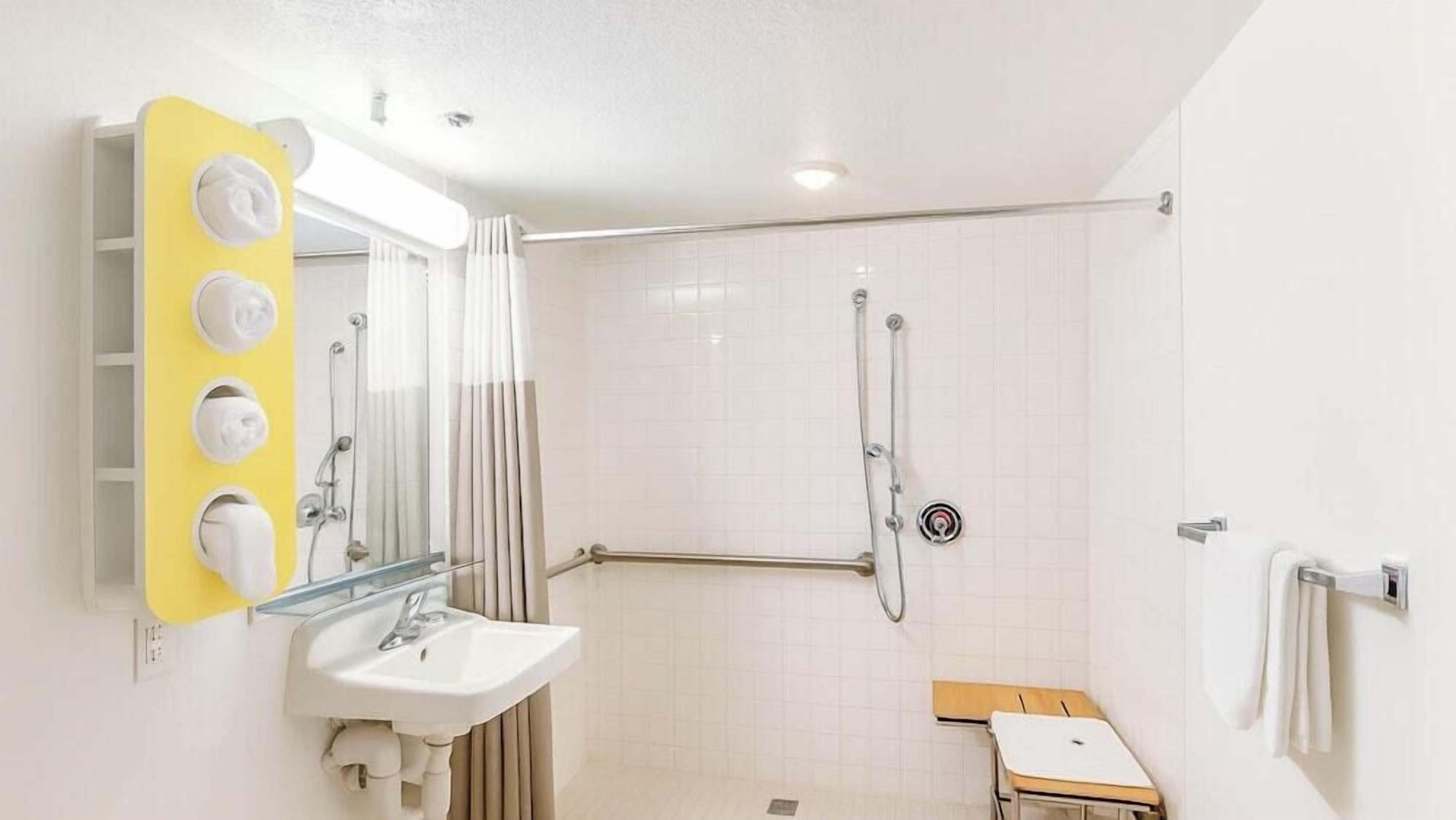 Photo - Motel 6-Carlsbad, CA Beach